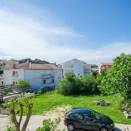 בית הארחה Lili