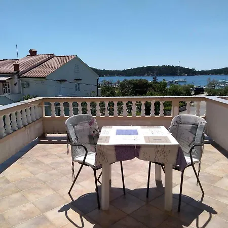 בית הארחה Lili 3*